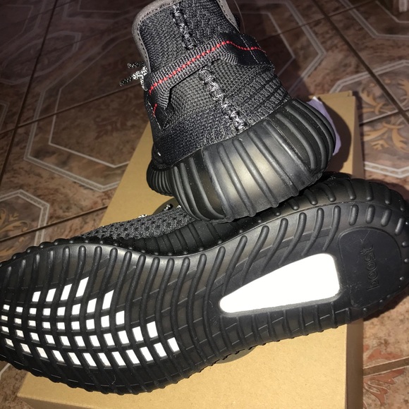 YEEZYBOOST 350 v2 - Picture 3 of 5
